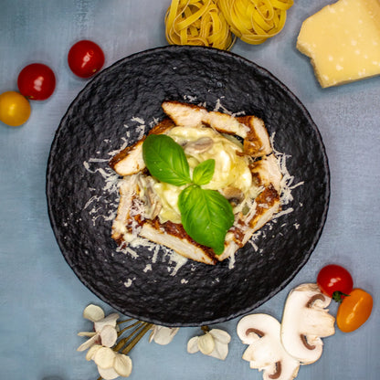Fettuccine mit gegrilltem Hähnchen und Pilzen